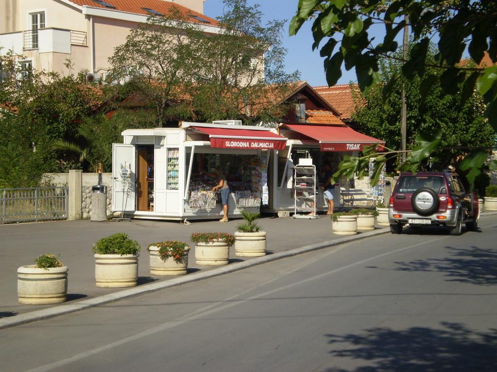 Apartments Villa Engeli Vir Exterior foto