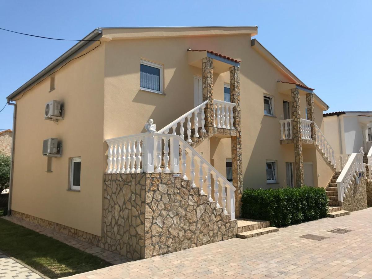 Apartments Villa Engeli Vir Exterior foto